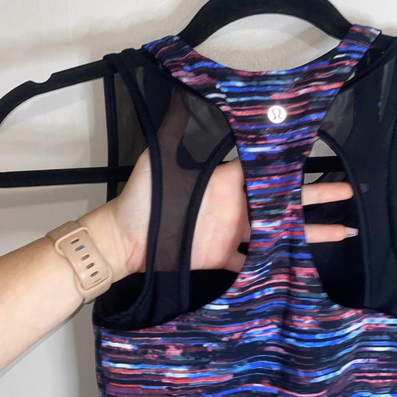 🌷Adorable Lululemon sports bra/ top! - Picture 7 of 7
